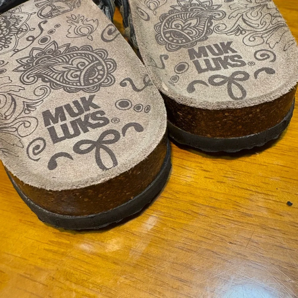 the Muk Luks Women's Elaine Sandals boho-style floral fabric braided strap - Picture 3 of 10